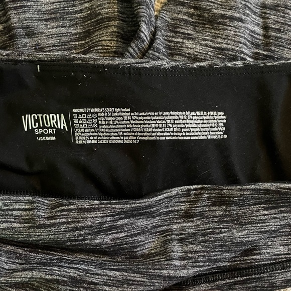 Victoria’s Secret Workout Cropped Leggings - Picture 2 of 3